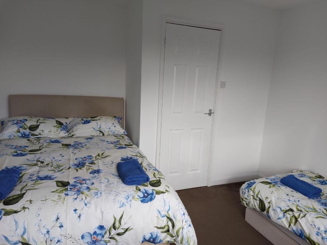 Superb 2 Bedroom Flat, Sleeps 6 Croydon Eksteriør bilde